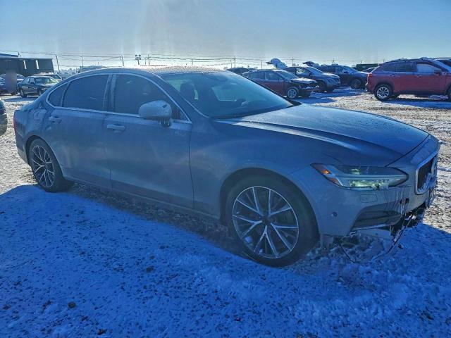 Volvo S90 T6 Momentum Image 4