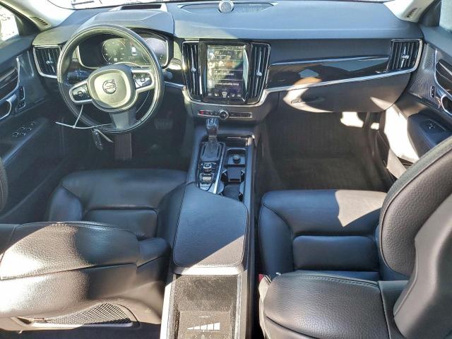 Volvo S90 T6 Momentum Image 10