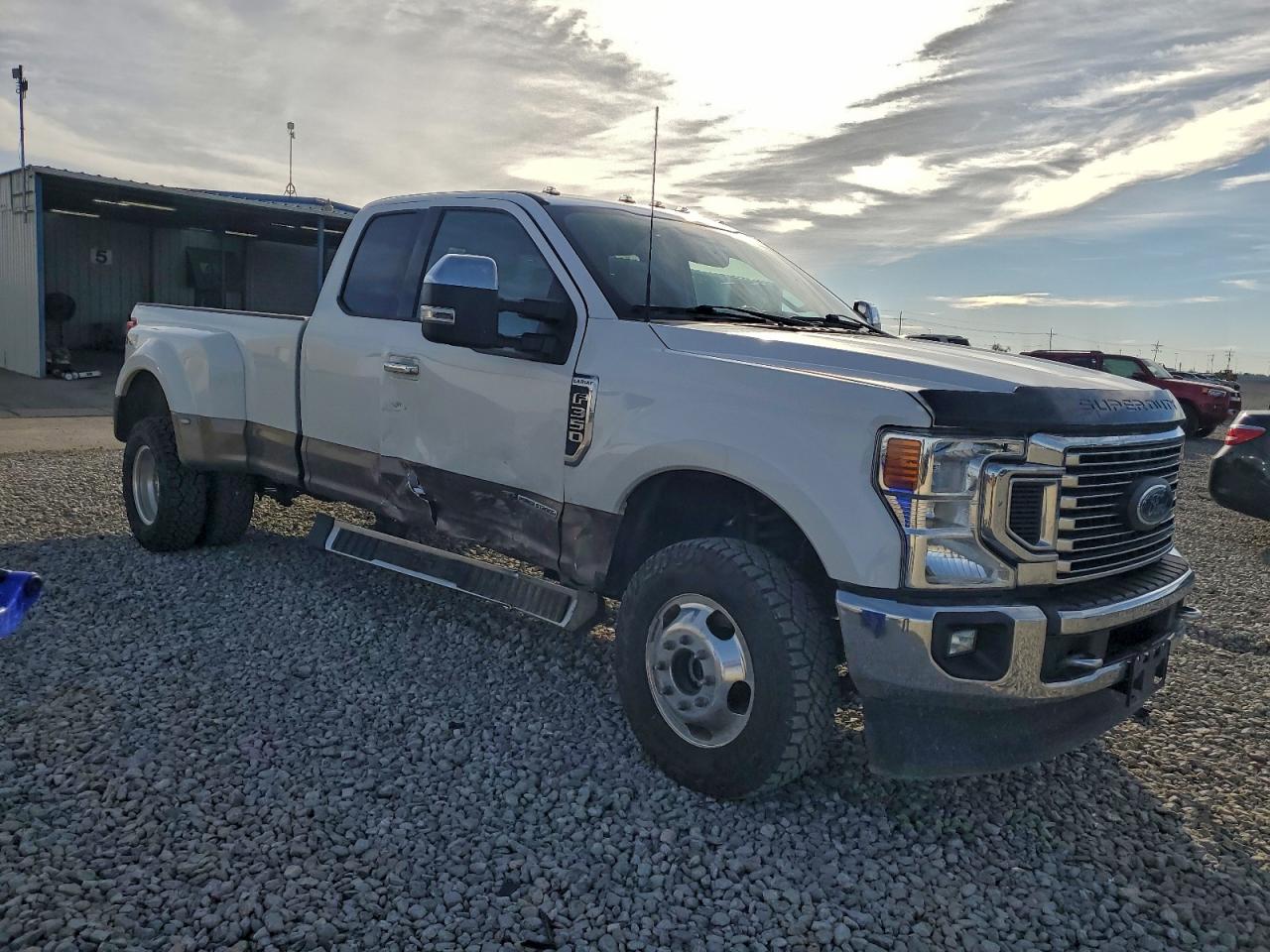 Ford F-350 Super Duty Image 4
