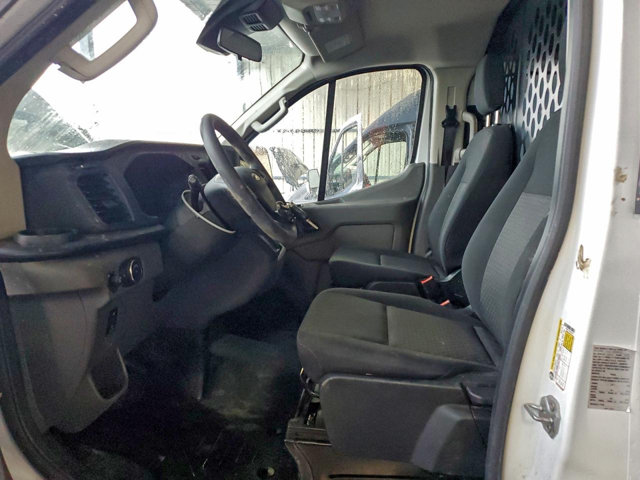 Ford Transit T-250 Image 10