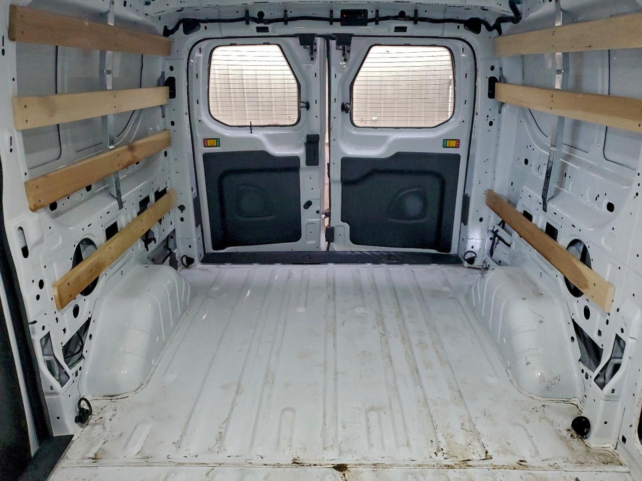 Ford Transit T-250 Image 7