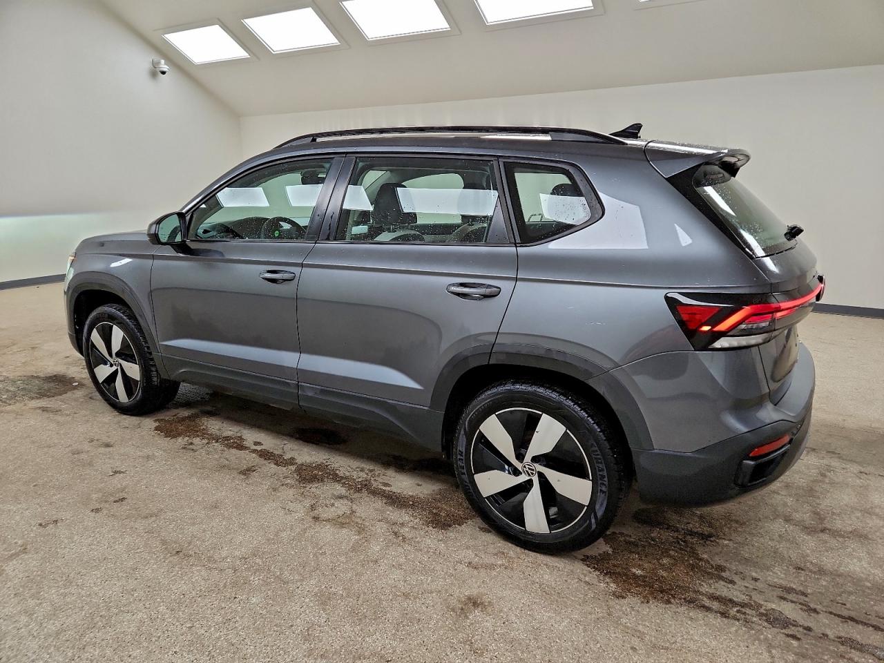 Volkswagen Taos S Image 12