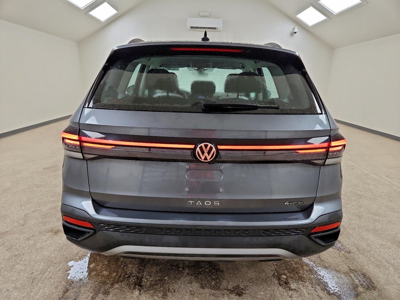 Volkswagen Taos S Image 14