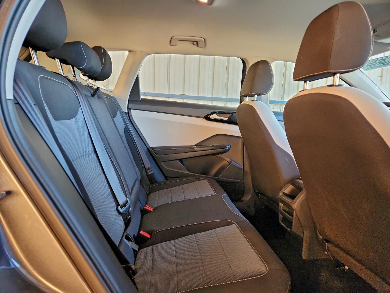 Volkswagen Taos S Image 7