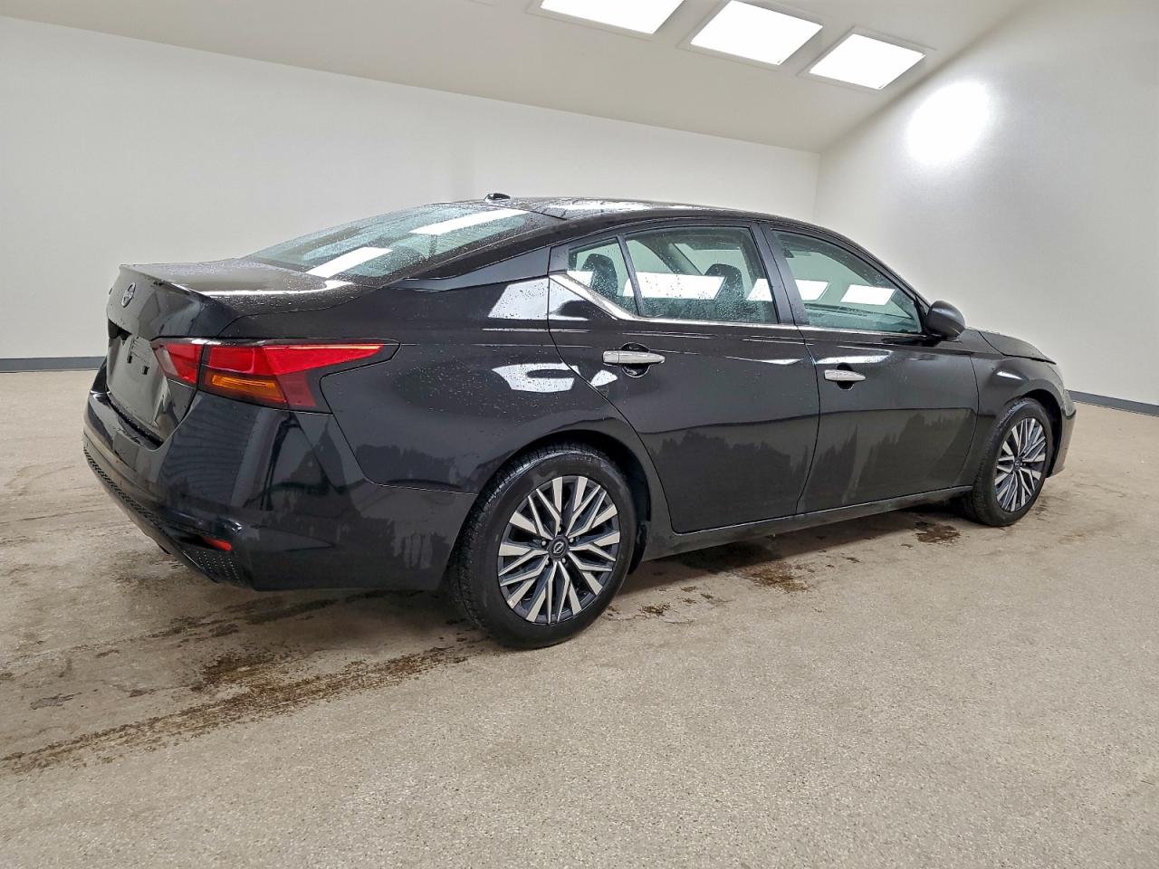 Nissan Altima Sv Image 3