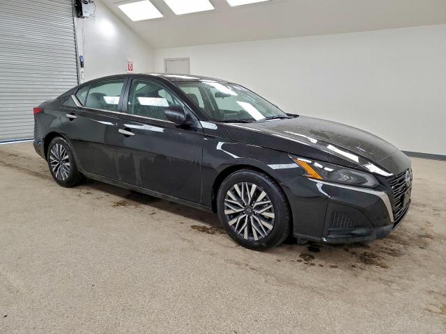 Nissan Altima Sv Image 2