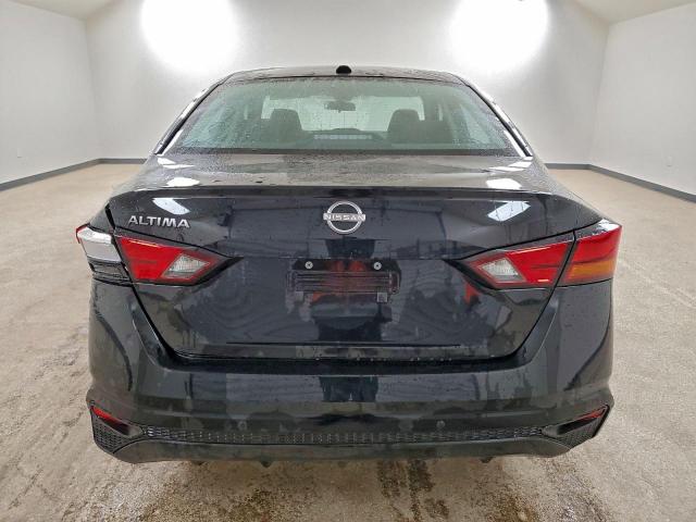 Nissan Altima Sv Image 11