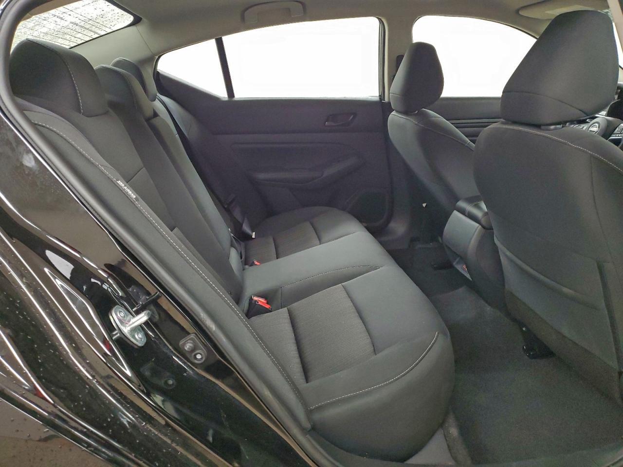 Nissan Altima Sv Image 8