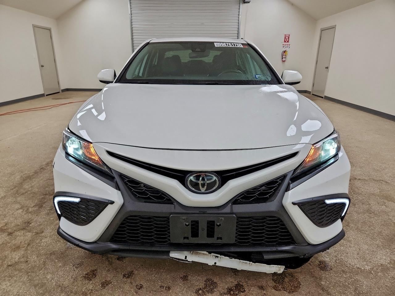 Toyota Camry Se Night Shade Image 3