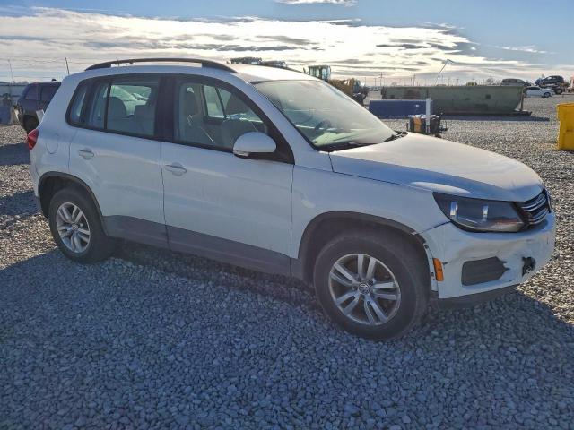 Volkswagen Tiguan S Image 5