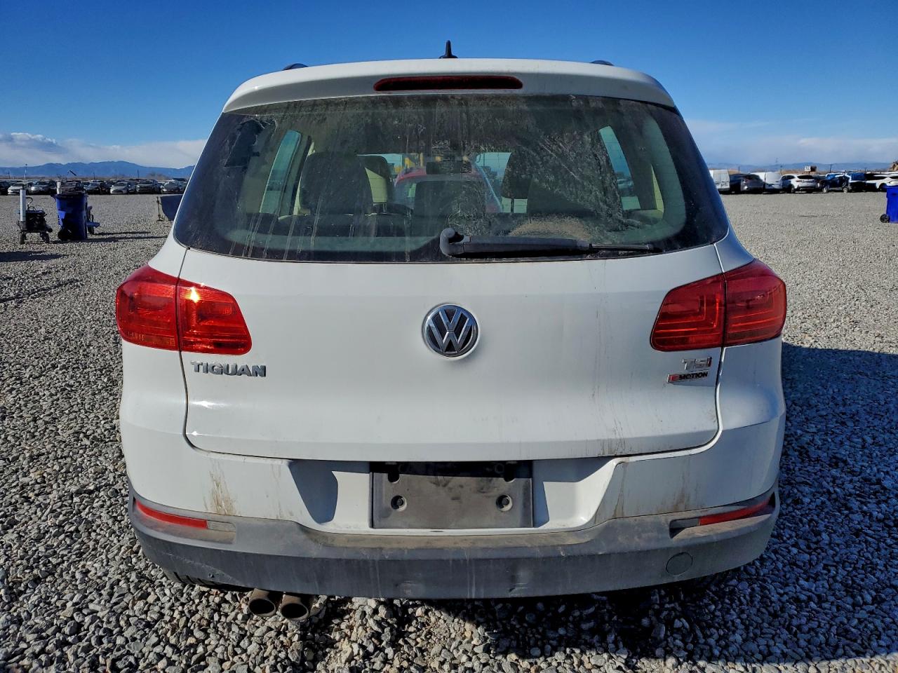 Volkswagen Tiguan S Image 3