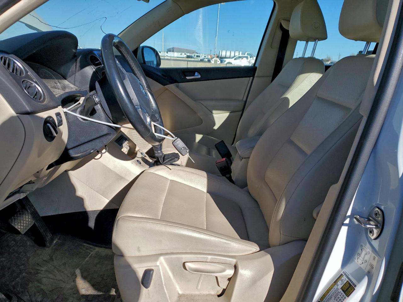 Volkswagen Tiguan S Image 7