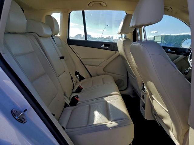 Volkswagen Tiguan S Image 13