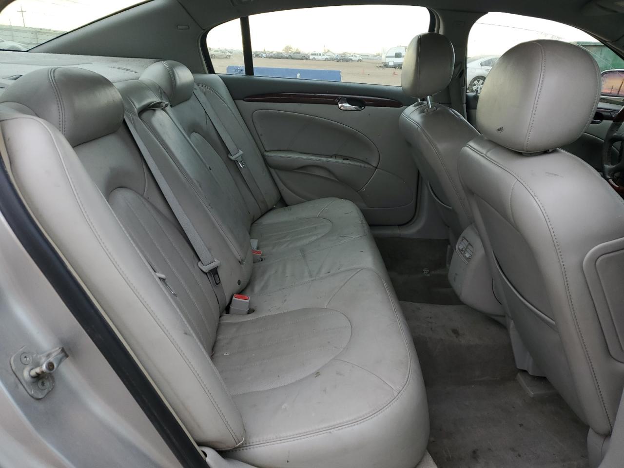 Buick Lucerne Cxl Image 10