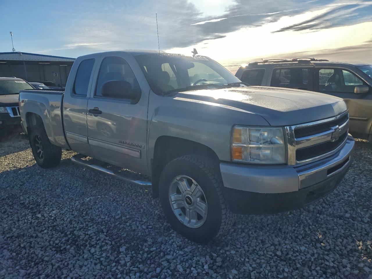 Chevrolet Silverado K1500 Lt Image 2