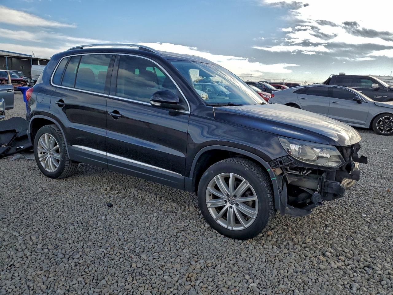 Volkswagen Tiguan S Image 7