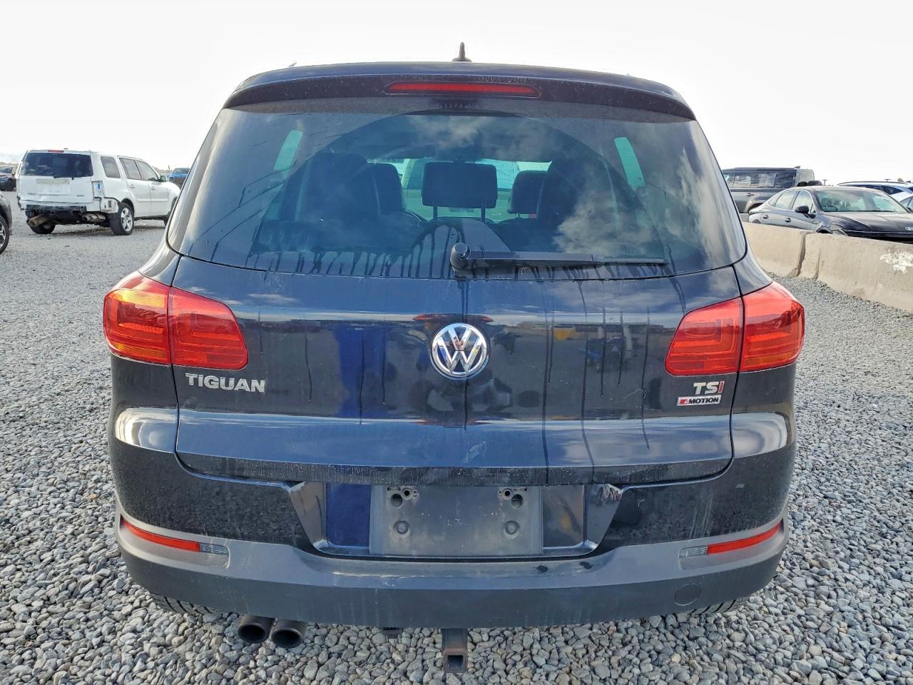 Volkswagen Tiguan S Image 5