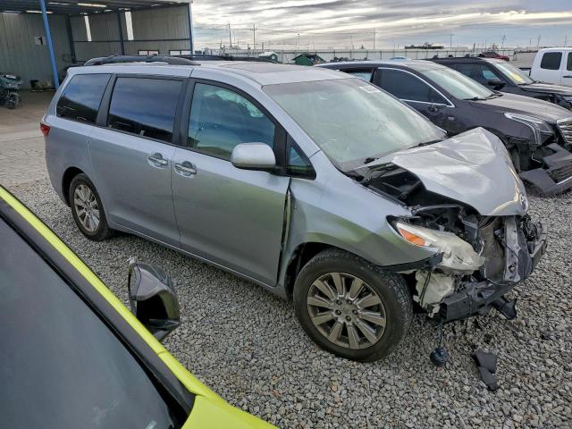 Toyota Sienna Xle Image 7