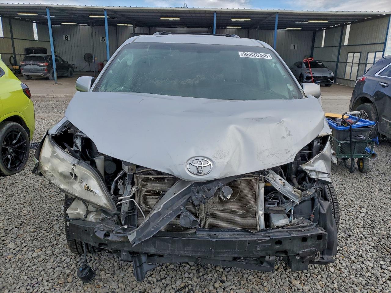 Toyota Sienna Xle Image 9