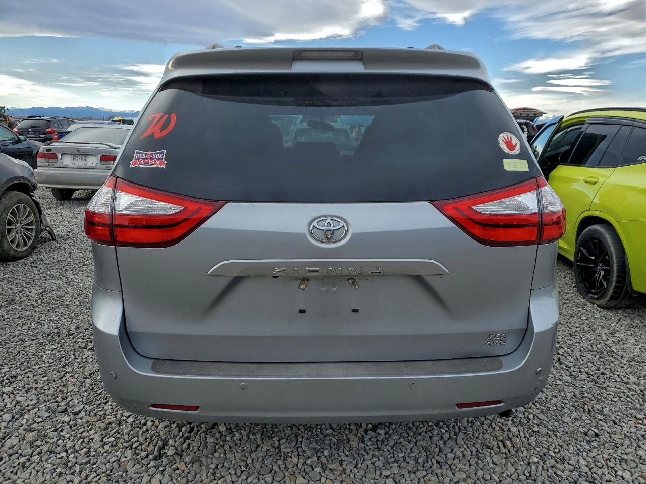 Toyota Sienna Xle Image 4