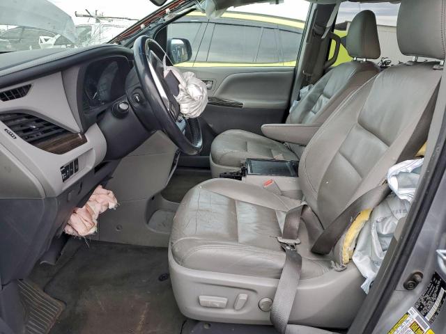 Toyota Sienna Xle Image 3