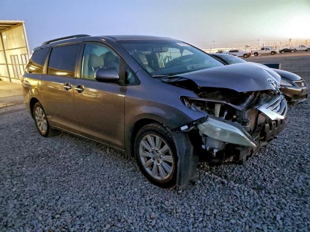 Toyota Sienna Xle Image 11