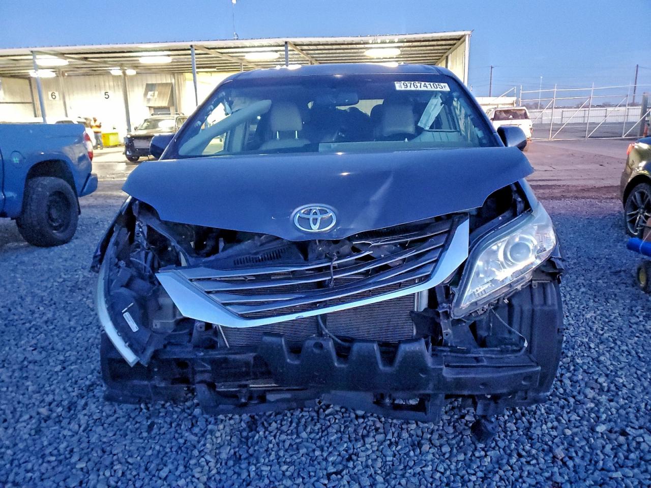 Toyota Sienna Xle Image 4