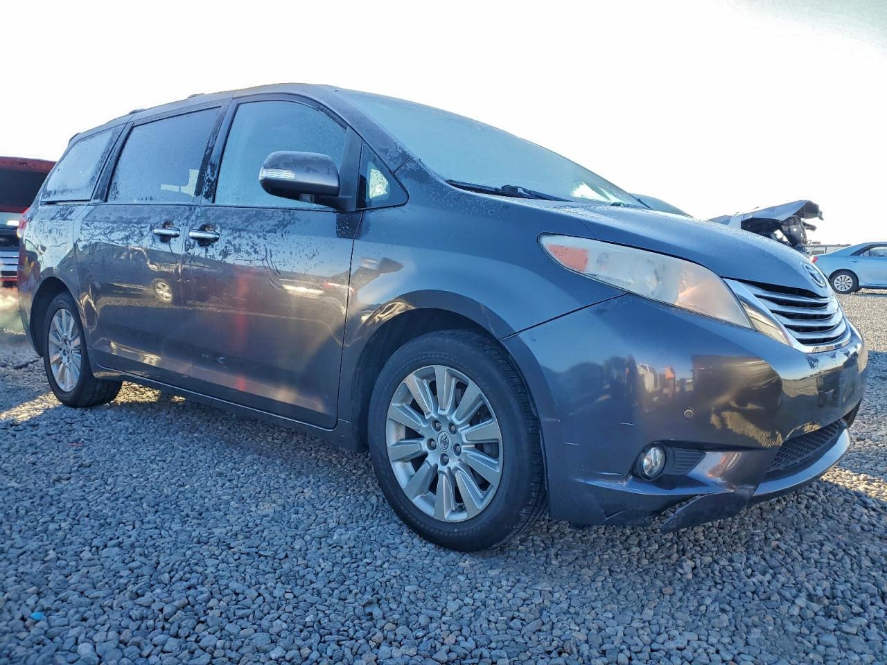 Toyota Sienna Xle Image 7