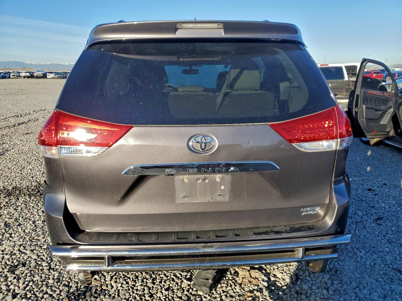 Toyota Sienna Xle Image 10