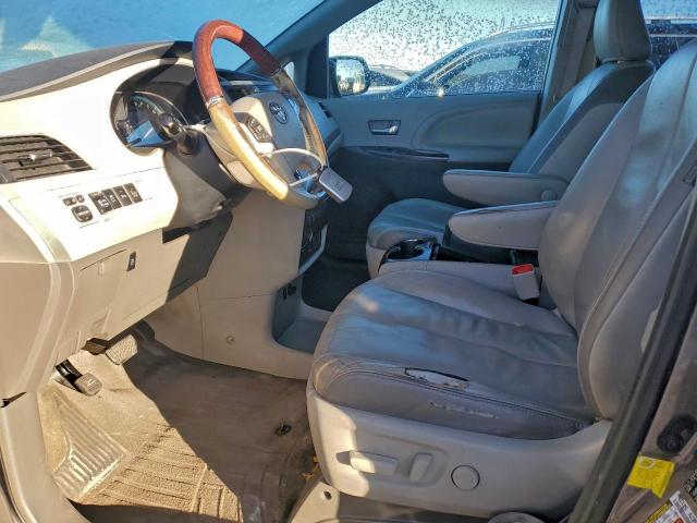 Toyota Sienna Xle Image 2