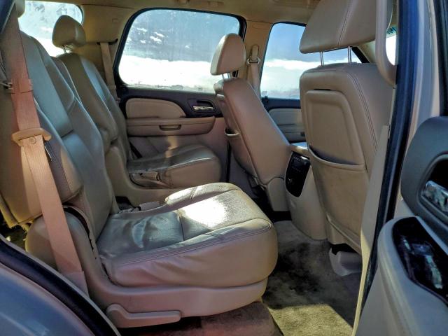 GMC Yukon Denali Image 7