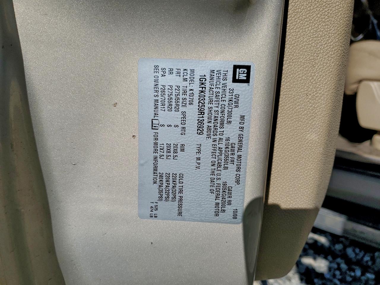 GMC Yukon Denali Image 12