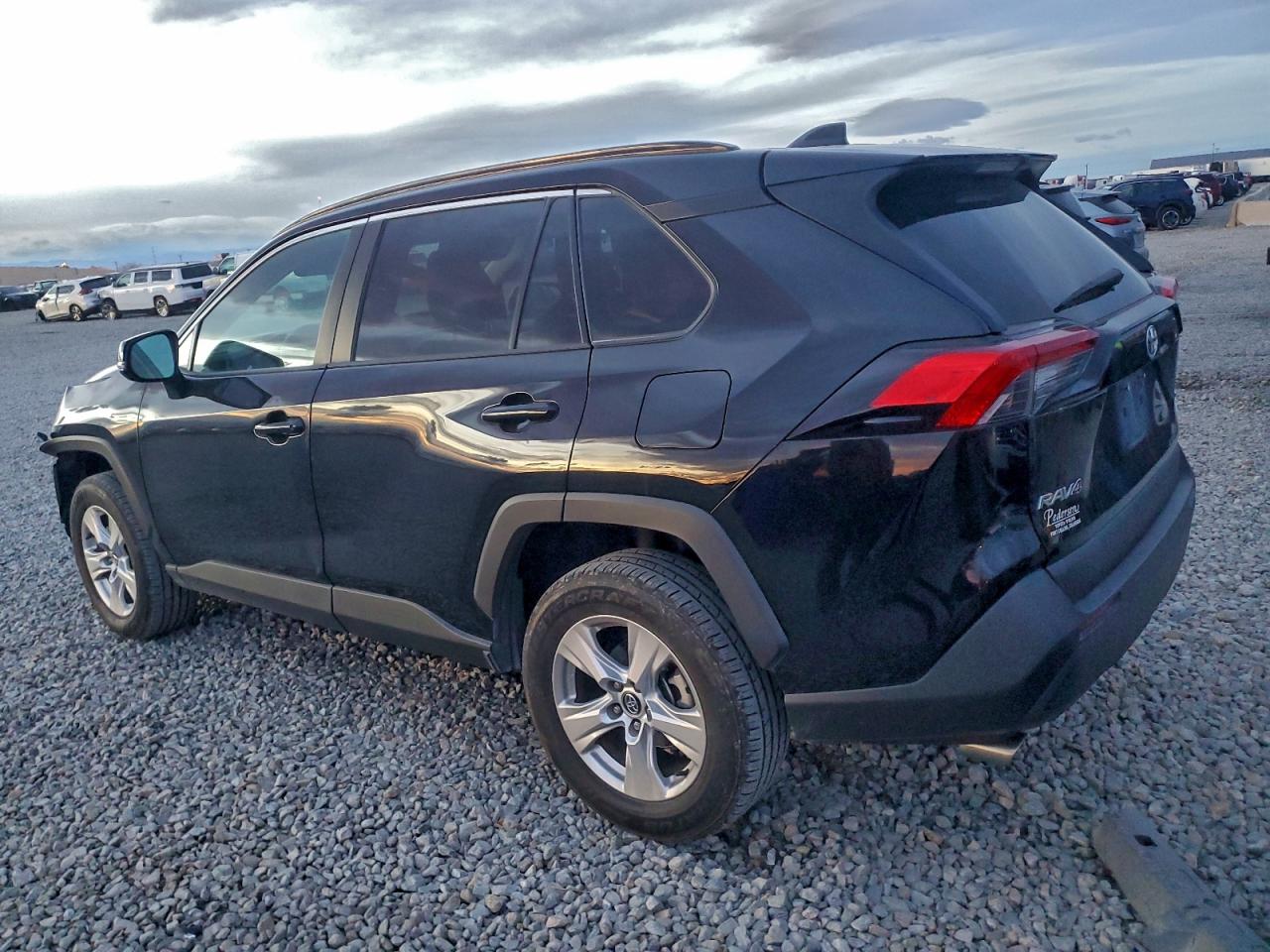 Toyota RAV4 Xle Image 7