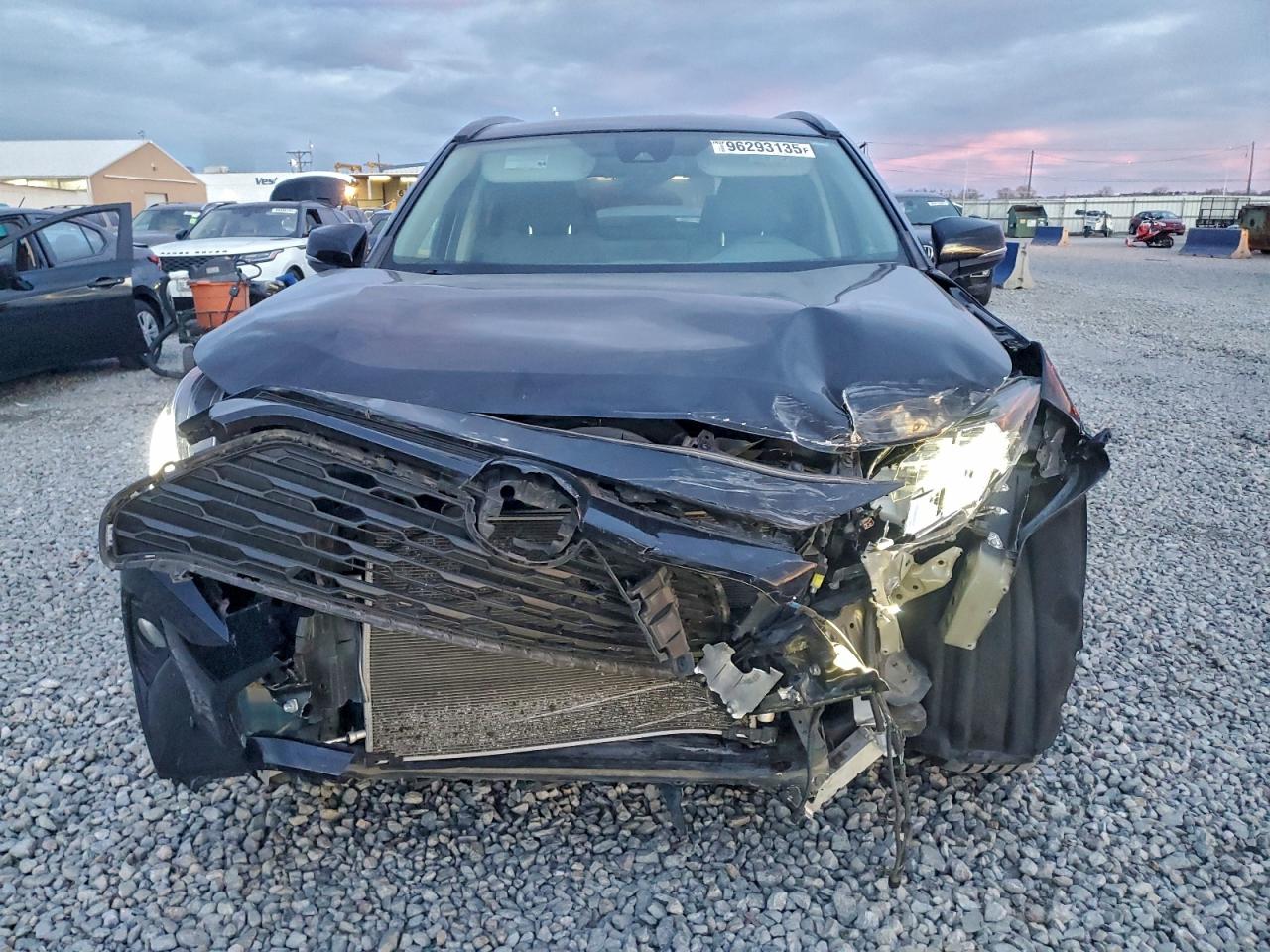 Toyota RAV4 Xle Image 13