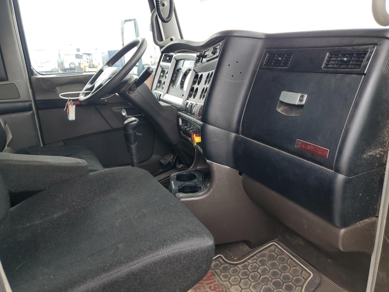 Kenworth T600 Image 7